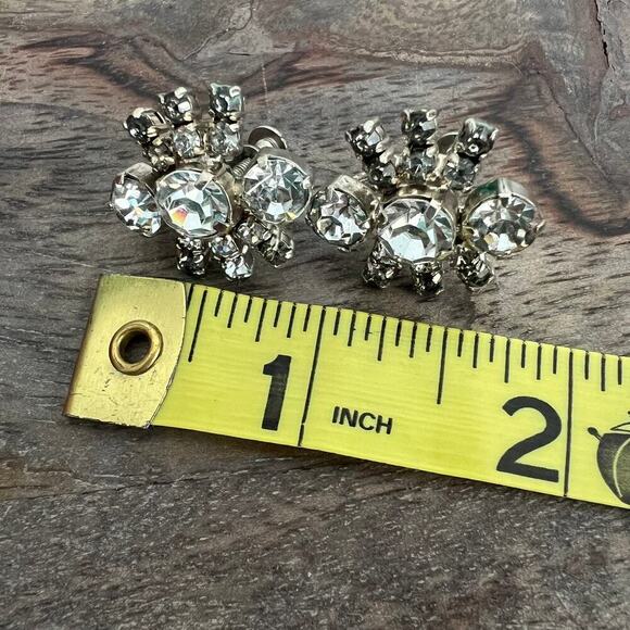 Vintage Rhinestone Studded Dazzling Cluster Burst Ornate Screw Back Earrings - Picture 2 of 9